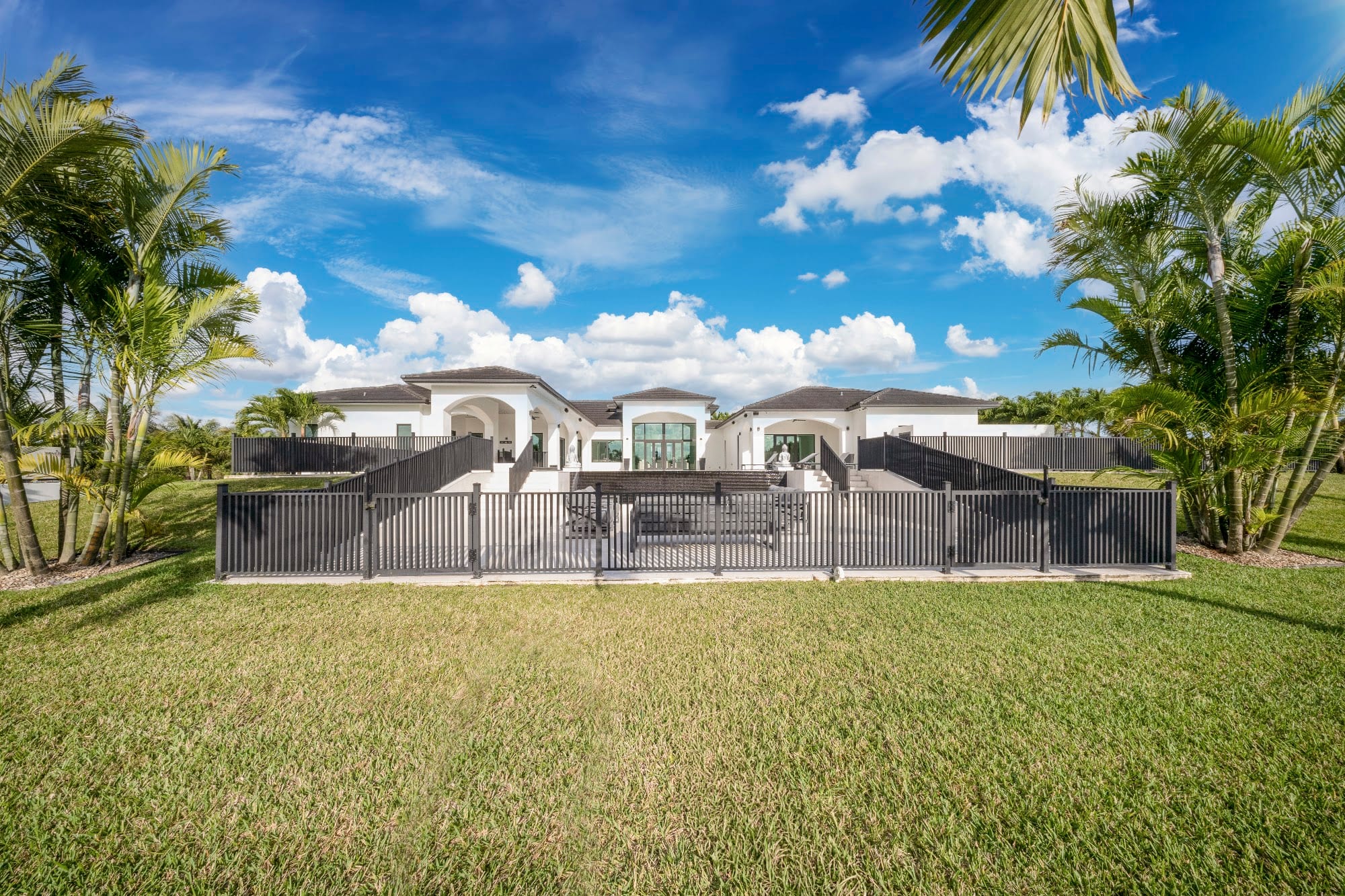 15620 SW 188 Ct, outside, photograph 10 of 33