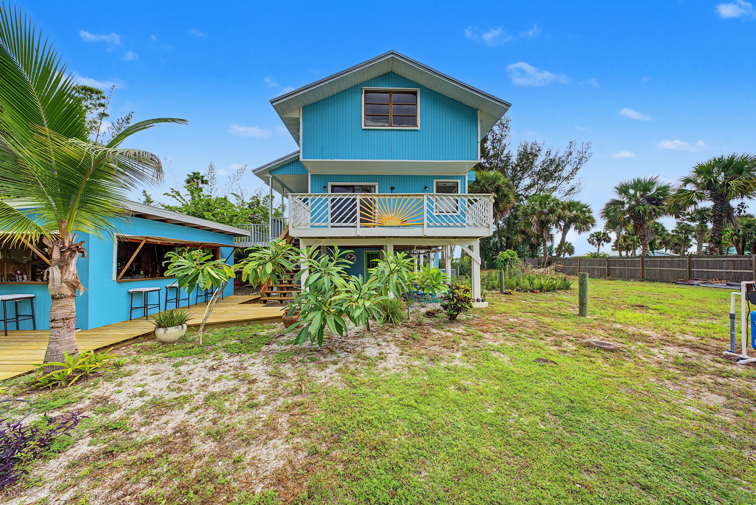 51 Vip Island, outside, photograph 22 of 112
