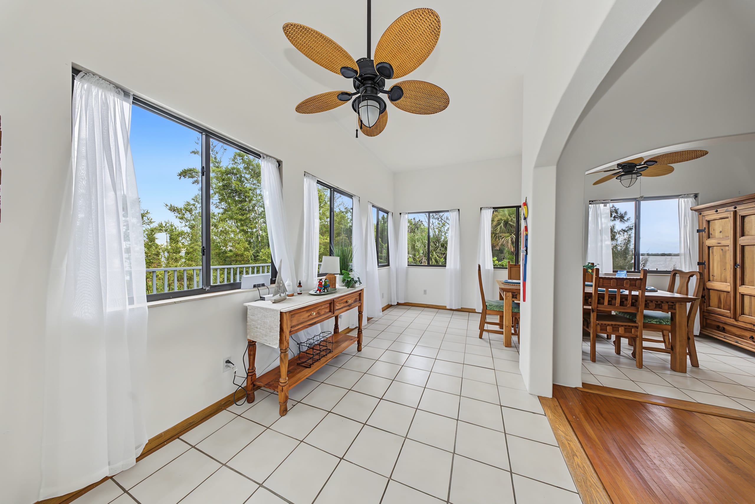 51 Vip Island, inside, photograph 45 of 112